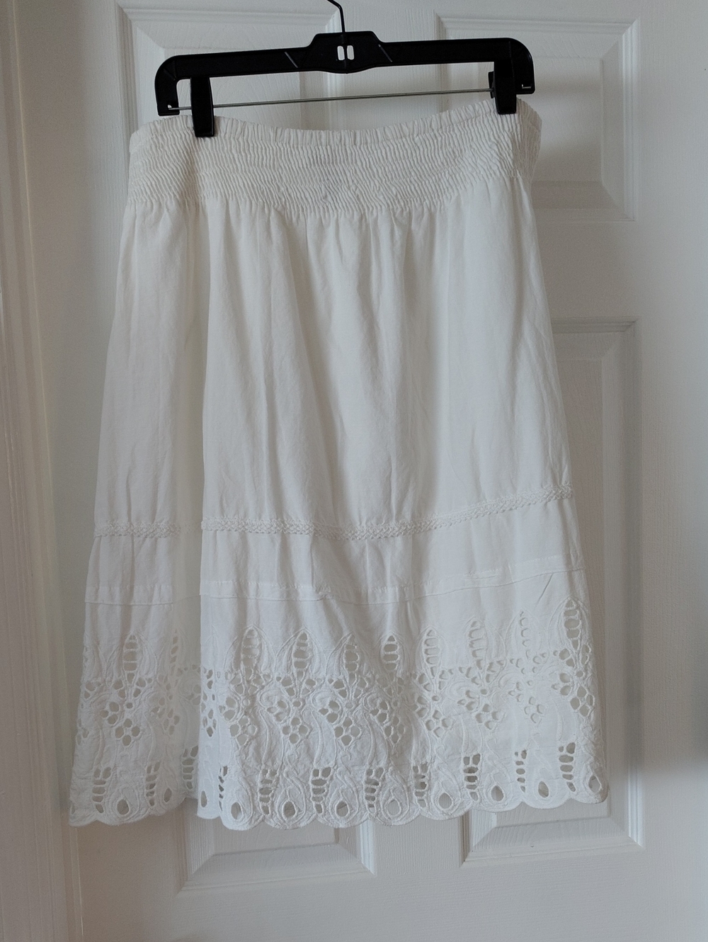 Studio West White Eyelet Tiered Midi Skirt with Scalloped Hem - Picture 2 of 7